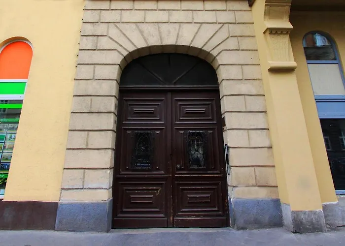 Cosy In Downtown Apartment